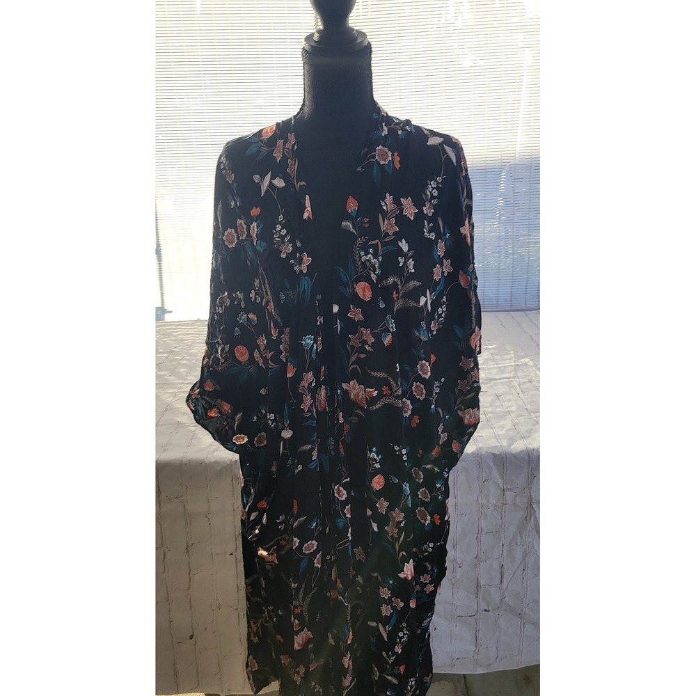 Kimono Size 5/6  (6XL) color blue with floral print  by Torrid